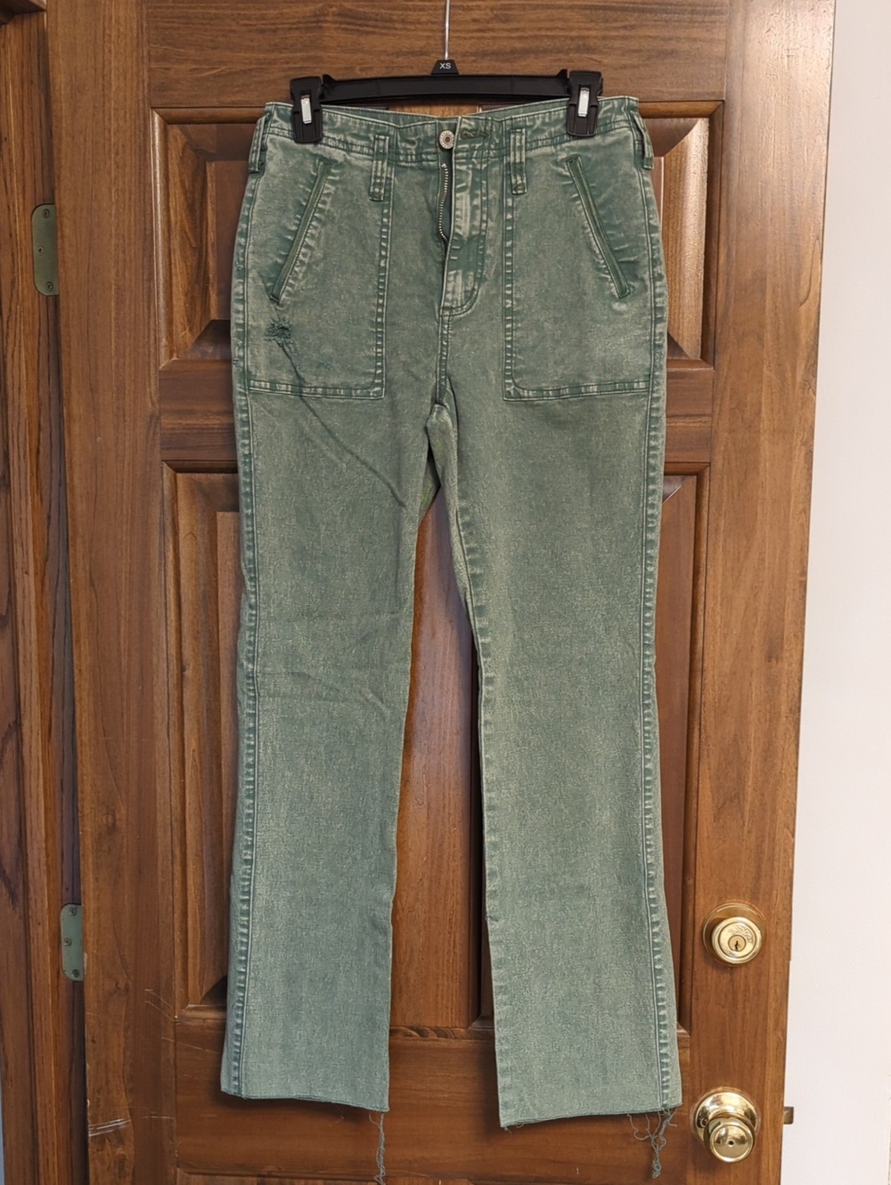 High-Rise Green Women's Jeans with Front Patch Pockets